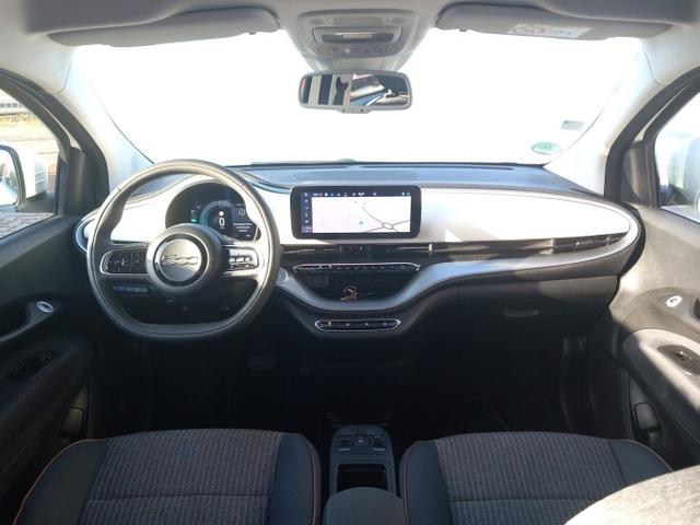 Fiat 500e 3+1 Icone Icon (42 kWh) LED Nav PDC Kam360&deg; SHZ LM17Z 