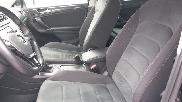 Volkswagen Tiguan Highline 2.0 TDI 150 LED PDC ACC SHZ 19Z 