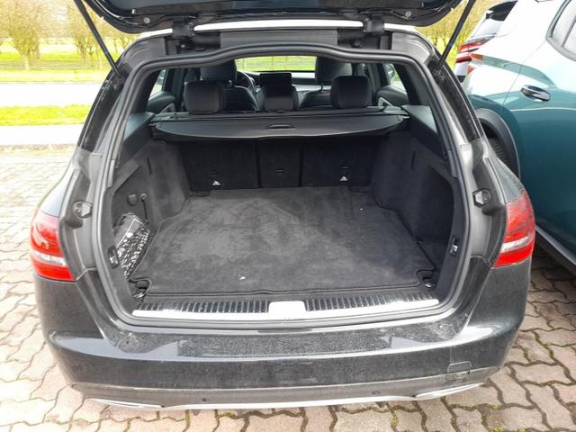 Mercedes-Benz C-Klasse T-Modell AMG Line C 220 d T LED Nav eHk Kam Distronic+ 