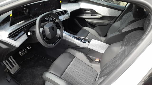 Peugeot 3008 GT Hybrid ACC SHZ Keyl eHK Nav Kam 2xPDC BT 