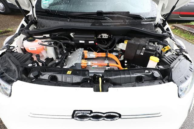 Fiat 500e 3+1 Icone Icon (42 kWh) LED Nav PDC Kam360&deg; SHZ LM17Z 