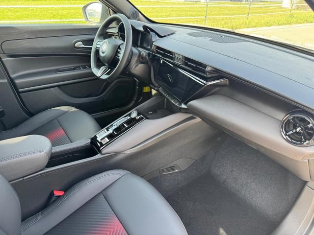 Alfa Romeo Junior Speciale Ibrida Nav LED LM18 elektr.Heckkl ACC SHZ 