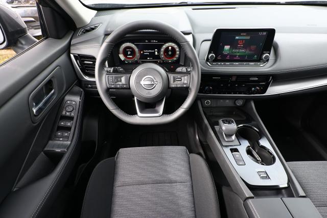 Nissan X-Trail Acenta AT 4xSHZ LED Kam ACC CarPlay Keyl 