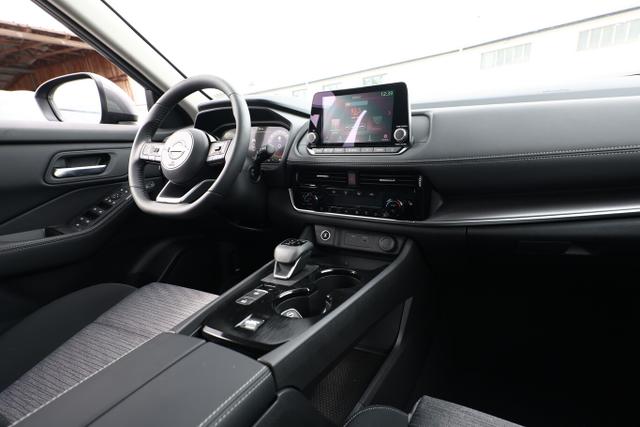 Nissan X-Trail Acenta AT 4xSHZ LED Kam ACC CarPlay Keyl 