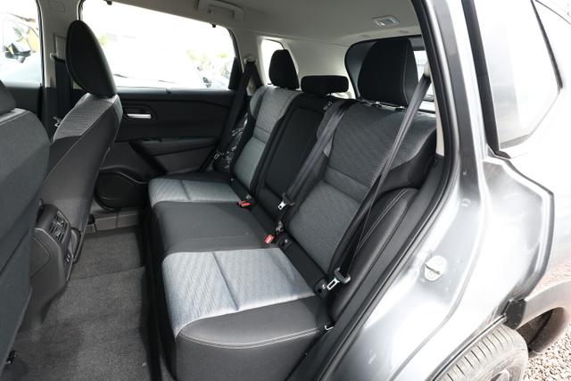 Nissan X-Trail Acenta AT 4xSHZ LED Kam ACC CarPlay Keyl 