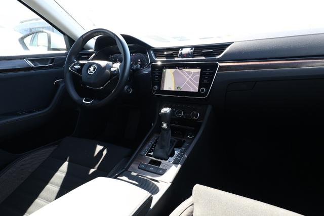 Skoda Superb Combi Scout 2.0 TSI 280 DSG 4x4 Nav AHK 