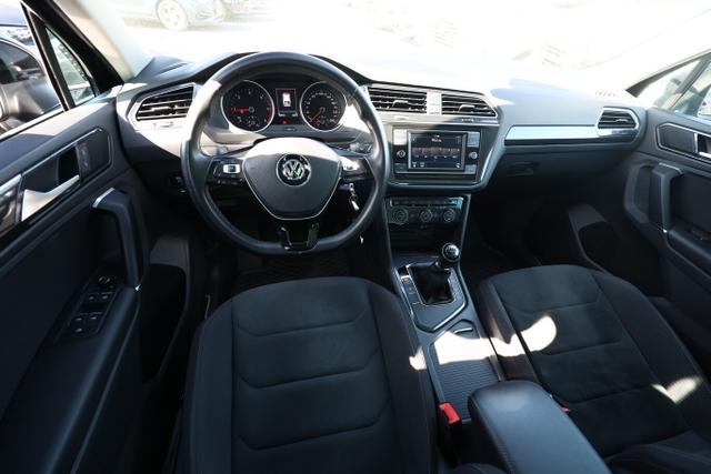 Volkswagen Tiguan Highline 2.0 TDI 150 LED PDC ACC SHZ 19Z 