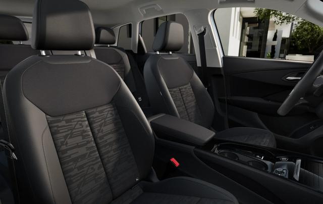 Audi Q3 Intense neuesMod Tech LED+ KlimaP MMI+ Keyl PrivG 17Z 