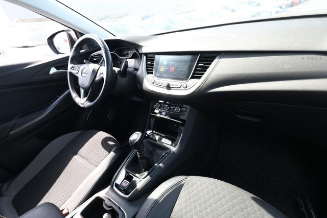 Opel Grandland X INNOVATION 1.5 D 130 Nav PDC Kam eHk 