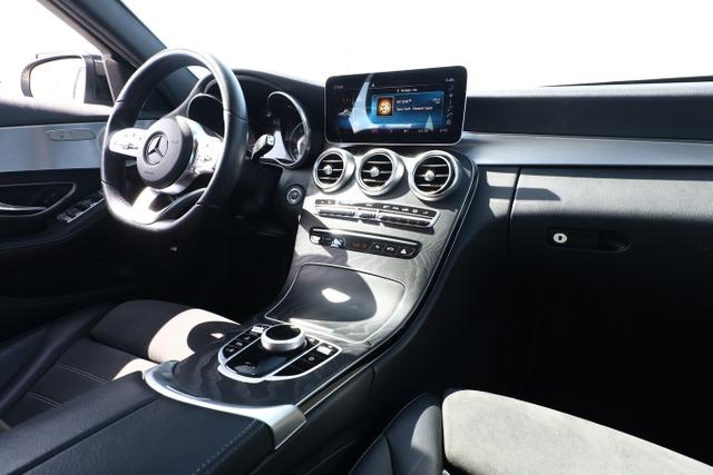 Mercedes-Benz C-Klasse T-Modell AMG Line C 220 d T LED Nav eHk Kam Distronic+ 