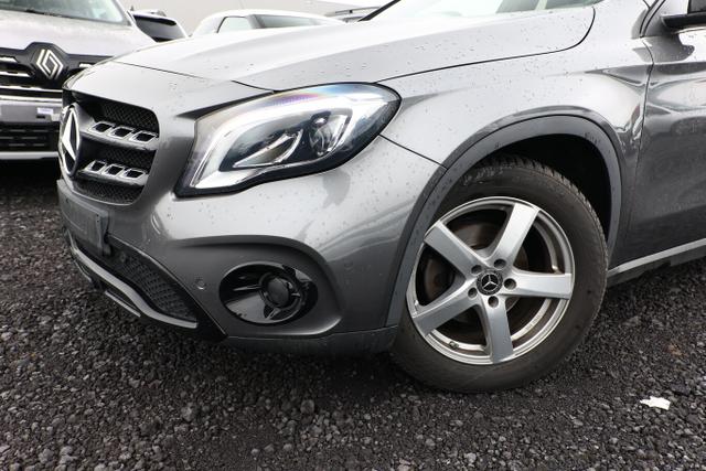 Mercedes-Benz GLA Urban 200 d DCT AHK Nav LED BusinessP 