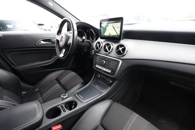 Mercedes-Benz GLA Urban 200 d DCT AHK Nav LED BusinessP 