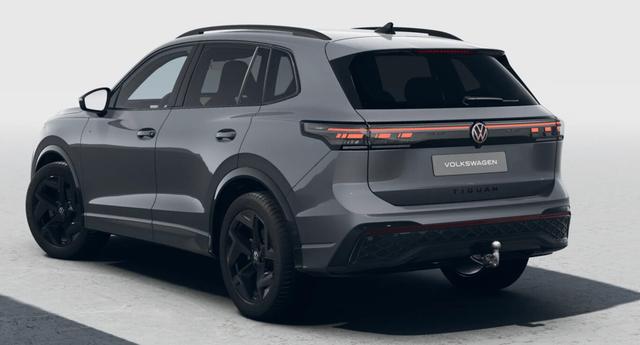Volkswagen Tiguan R-Line BlackP Nav AHK Matrix LM19Z PrivG 