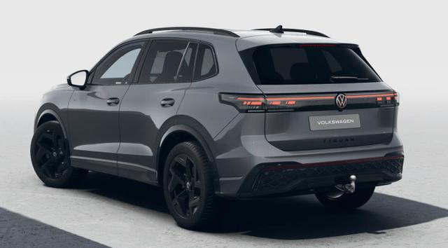 Volkswagen Tiguan R-Line Pano BlackP Nav Matrix LM19Z PrivG 
