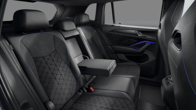 Volkswagen Tiguan R-Line Pano BlackP Nav Matrix LM19Z PrivG 