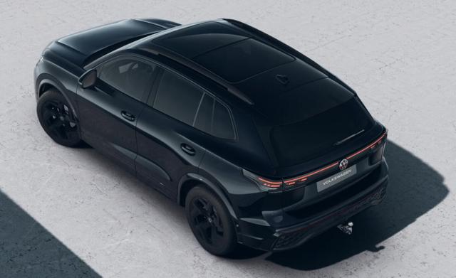 Volkswagen Tiguan R-Line Pano BlackP Nav Matrix LM19Z PrivG 