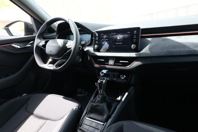 Skoda Kamiq Selection DSG Dynamic Pano ACC SideA Kam Kessy SHZ 