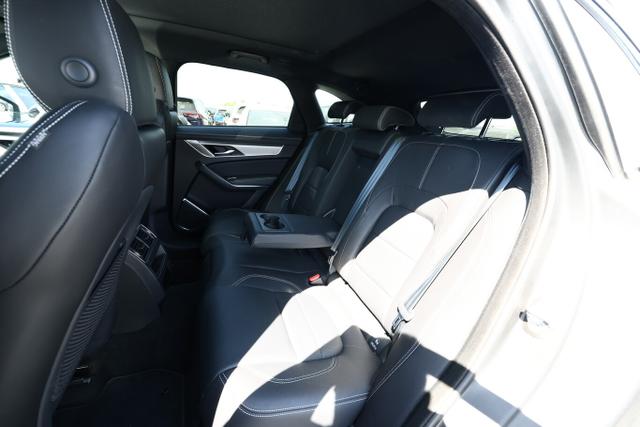 Jaguar F-Pace R-DYNAMIC S P250 AWD LED Nav KeyL Temp 
