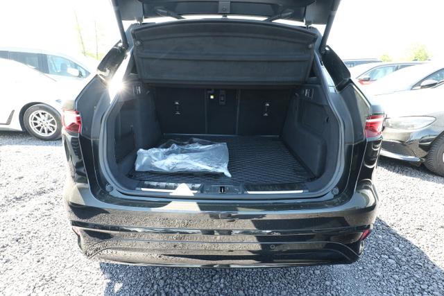 Jaguar F-Pace R-DYNAMIC S P250 AWD LED Nav KeyL Temp 