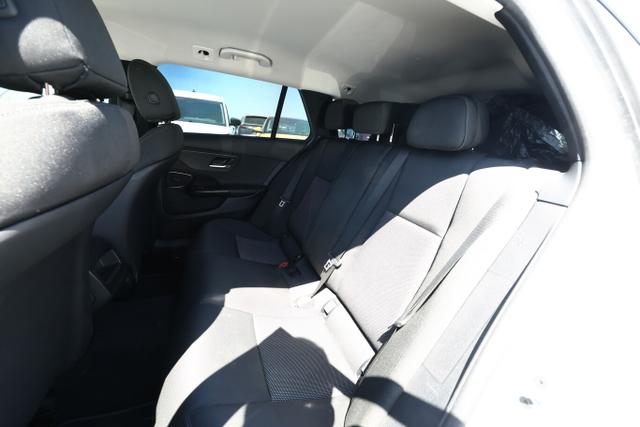 Mercedes-Benz C-Klasse AVANTGARDE C 200 d T Aut. AHK Kam ParkAs Distr. 
