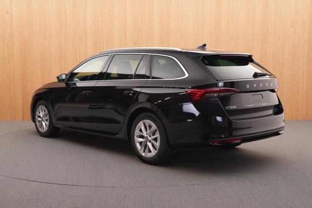 Skoda Octavia Combi DSG Selec Nav ACC vEHK Kessy Kam 