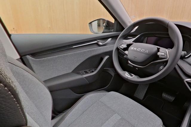 Skoda Octavia Combi Selection DSG Selec Matrix HUD ParkLenk Nav 