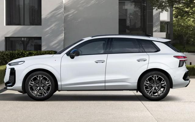 Audi Q3 S line neuesMod 2xS Tech+ Pano LED+ KlimaP 19Z 
