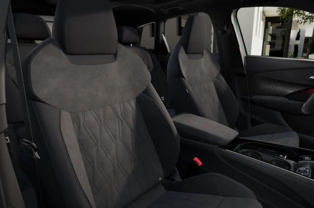 Audi Q3 S line neuesMod 2xS Tech+ Pano Matrix 19Z KlimP 