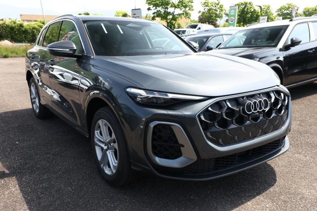 Audi Q5 - S line TDI 204 Tech Pano PrivG VirCo+ eHK 19Z