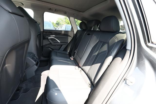 Audi Q5 S line TDI 204 Tech Pano PrivG VirCo+ eHK 19Z 