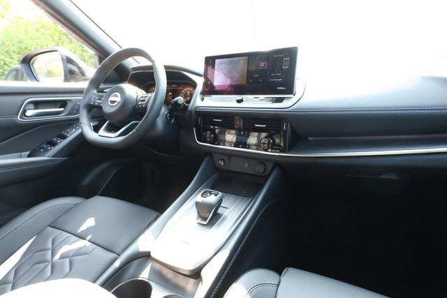 Nissan Qashqai Tekna AT Pano HUD eHk SHZ ACC 19"LM Nav 
