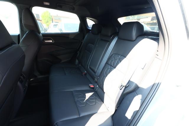 Nissan Qashqai Tekna AT Pano HUD eHk SHZ ACC 19"LM Nav 