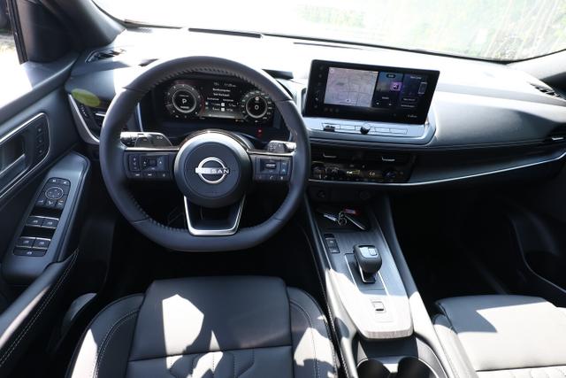 Nissan Qashqai Tekna AT Pano HUD eHk SHZ ACC 19"LM Nav 