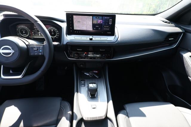 Nissan Qashqai Tekna AT Pano HUD eHk SHZ ACC 19"LM Nav 
