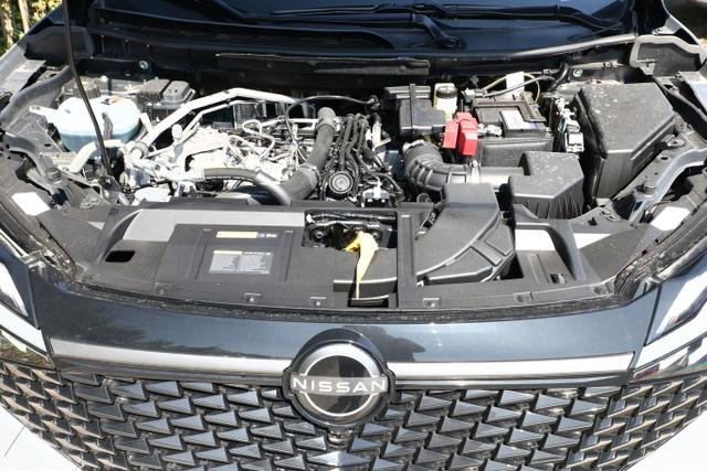Nissan Qashqai Tekna AT Pano HUD eHk SHZ ACC 19"LM Nav 