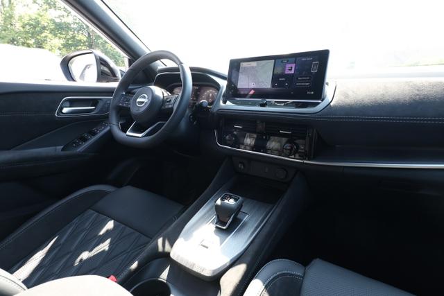Nissan Qashqai Tekna+ AT Pano Bose LM20 Massage HUD EHK 