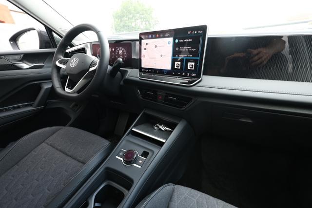 Volkswagen Tiguan DSG LED+ Pano Nav 5JGar IQ.DRIVE LM18Z 