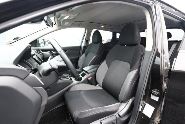 Nissan Qashqai Zama 1.3 DIG-T 160 DCT Pano Kam360&deg; Nav 