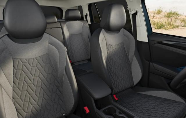 Volkswagen Tayron LIFE LED+ 5JGar IQ.DRIVE SHZ eHK ParkAs+ KeyL 