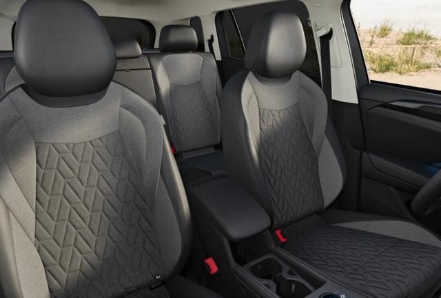 Volkswagen Tayron LIFE PHEV LED+ AHK 5JGar IQ.DRIVE SHZ ParkAs+ 