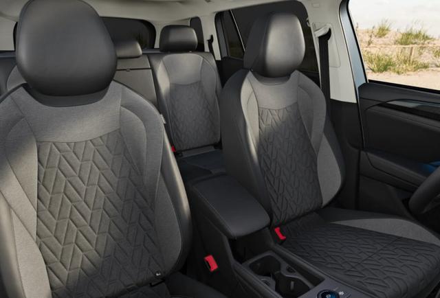 Volkswagen Tayron LIFE PHEV Pano AHK LED+ 5JGar IQ.DRIVE SHZ eHK 
