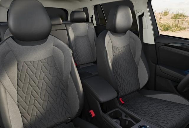 Volkswagen Tayron LIFE PHEV Pano LED+5JGar IqDrive SHZ eHK PrivG 