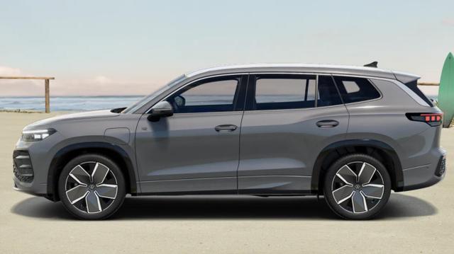 Volkswagen Tayron R-Line PHEV Matrix Nav 5JGar IqDrive+ 20Z 