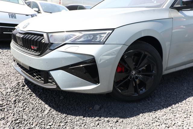 Skoda Octavia Combi RS Pano AHK 360&deg; DCC Matrix Nav 