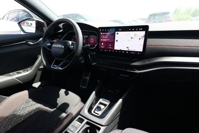 Skoda Octavia Combi RS Pano AHK 360&deg; DCC Matrix Nav 