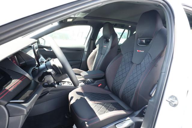 Skoda Octavia Combi RS Pano AHK 360&deg; DCC Matrix Nav 