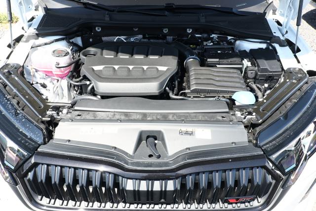 Skoda Octavia Combi RS Pano AHK 360&deg; DCC Matrix Nav 