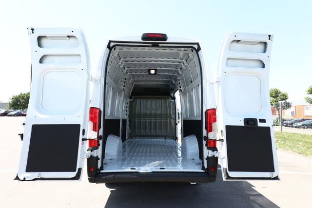 Opel Movano 35+ AT8 L4H3 AppleC NSW Kam 270&deg; 