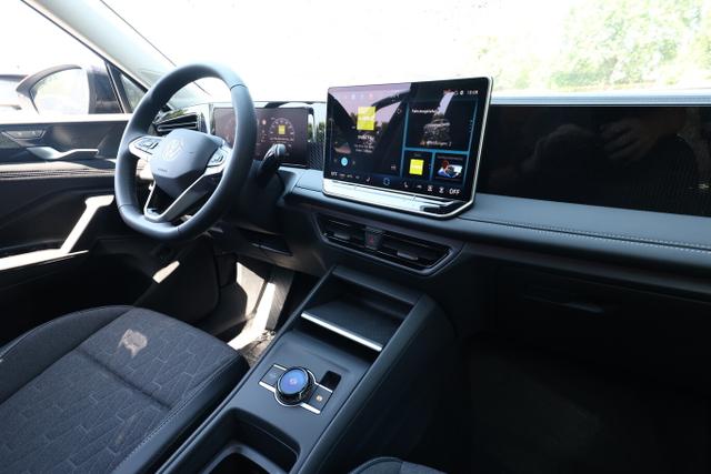 Volkswagen Tiguan DSG LED+ IQ.DRIVE SHZ 5JGar. Keyl 17Z ACC 