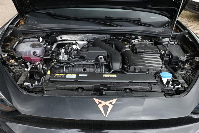 Cupra Leon DSG IntelliD Nav Matrix Dinamica Kam Ambien 